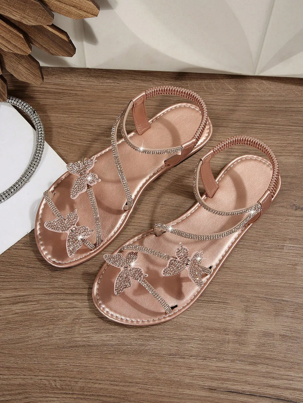 New Summer Collection: Casual and Fashionable Women's Outdoor Flat Beach Sandals with Glass Rhinestones and a Crossed Bow, Round Toe, and Slip-On Design