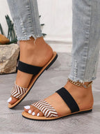 New Spring/Summer luxury women's H-strap sandals, stylish and casual Roman-style sandals, recommended by fashion bloggers. French-inspired elegant flat sandals, glittery chunky-heeled wedge sandals, and beach sandals.