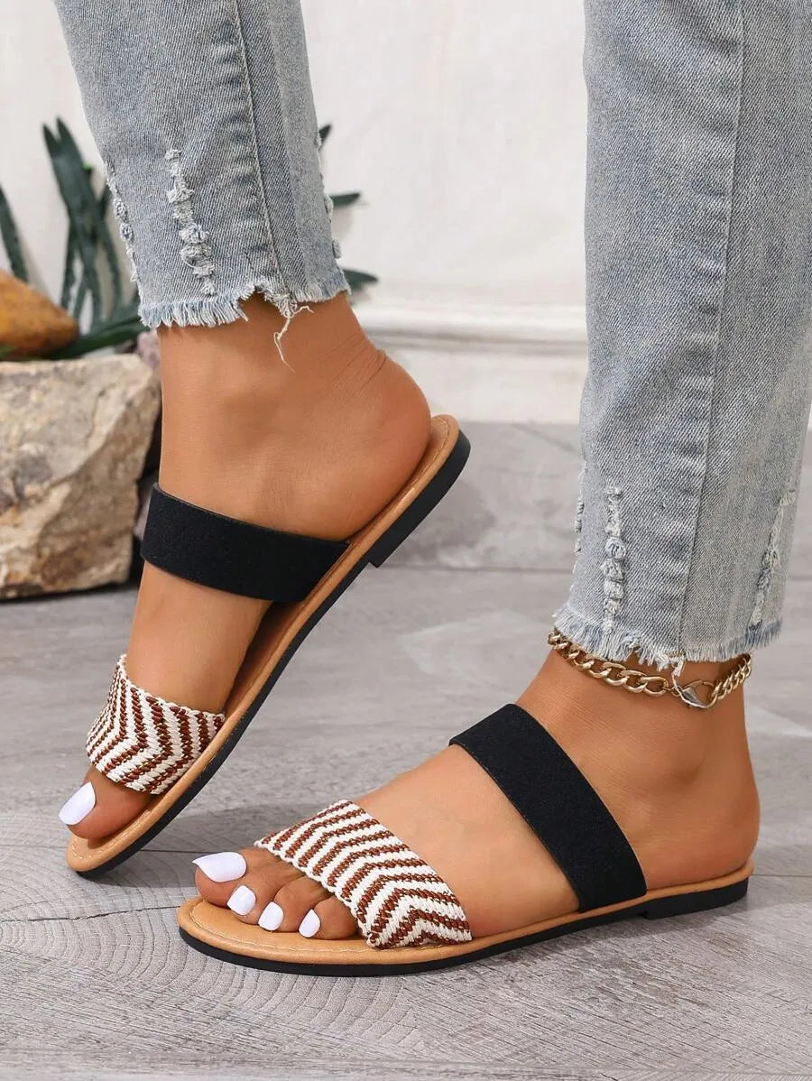 New Spring/Summer luxury women's H-strap sandals, stylish and casual Roman-style sandals, recommended by fashion bloggers. French-inspired elegant flat sandals, glittery chunky-heeled wedge sandals, and beach sandals.